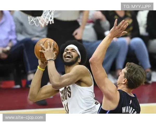 多米尼加内线球员机动性出色,挡拆后外弹投篮惩罚防守